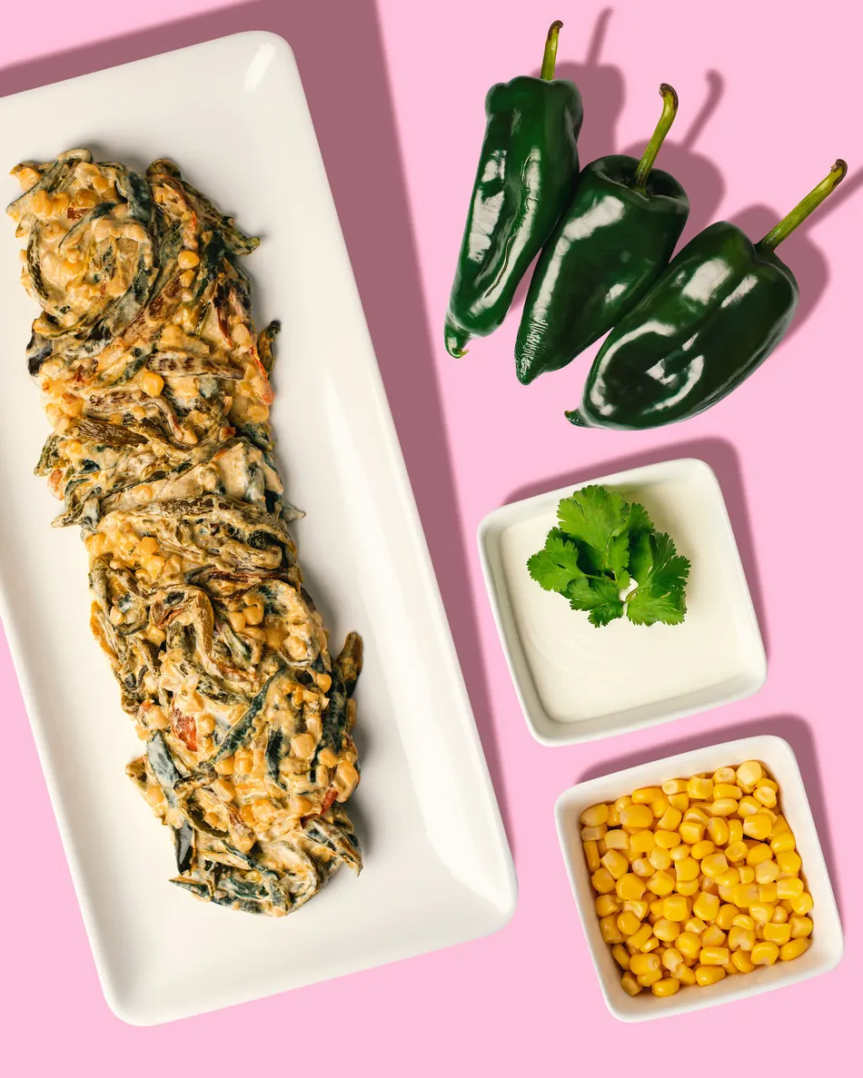 Rajas poblanas con elote y queso manchego