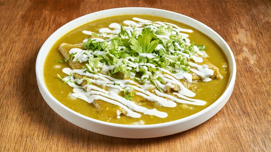 Enchiladas de pollo con chile poblano